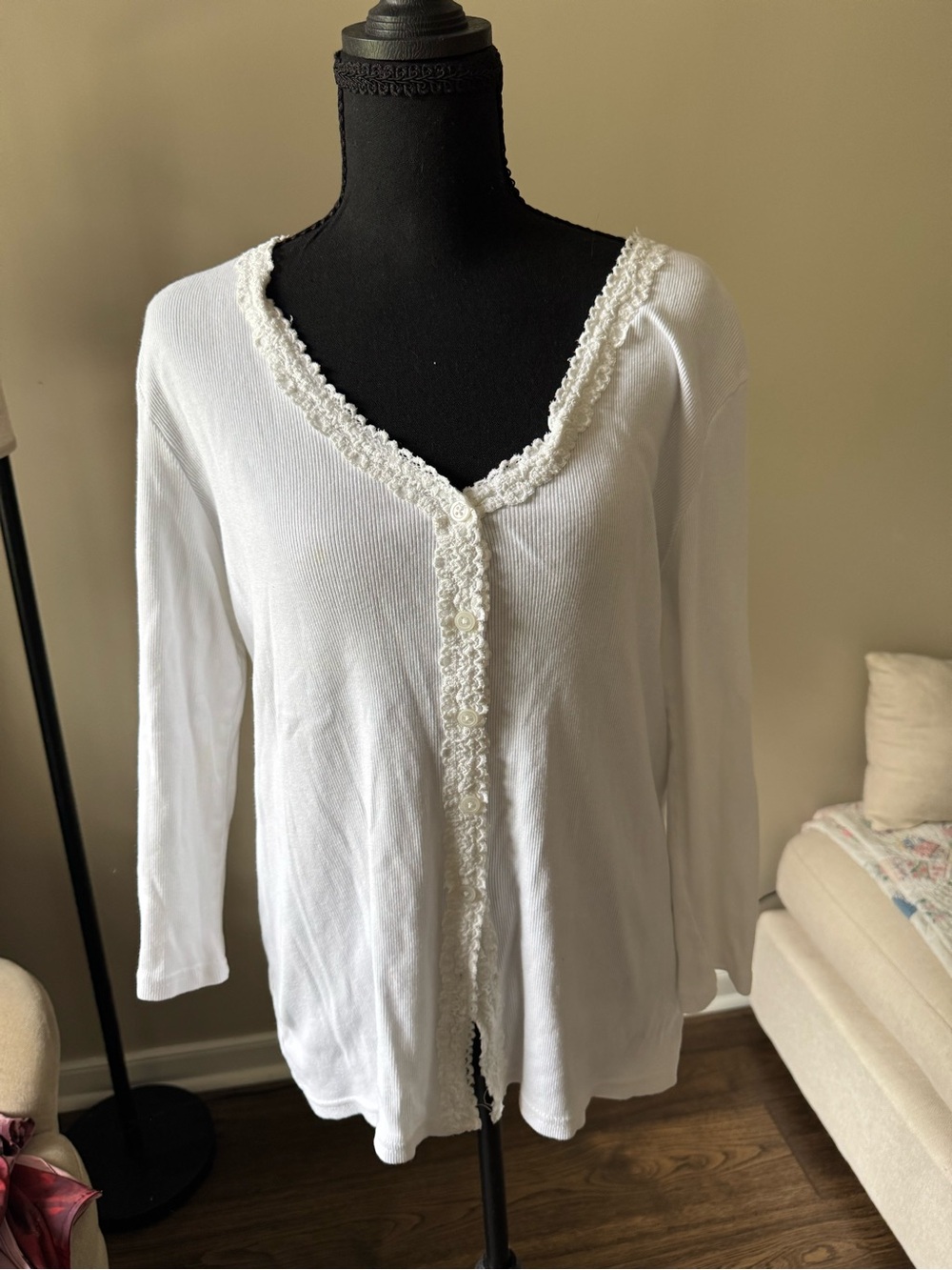 Basic Editions White Long Sleeve V-Neck Cardigan with Lace Trim